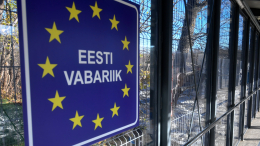 Ждать полтора дня: на границе РФ и Эстонии образовались огромные очереди