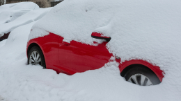 Сильная метель парализовала движение на дорогах Иркутска и области