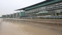 Дубай затопило, а в Саудовской Аравии метель: отдых туристов под угрозой