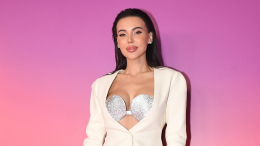 «Сегодня такой день»: Самойлова расплакалась за рулем автомобиля