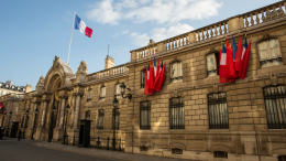 Елисейский дворец рассмотрит возможность проведения переговоров Путина и Макрона