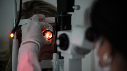 «Ощущение песка»: россияне столкнулись с ухудшением зрения после гриппа