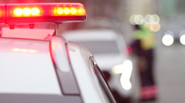 Челябинский шоумен прокатил на капоте мужчину и попытался скрыться