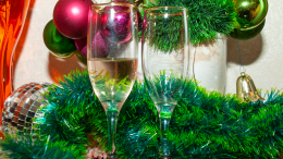 «Праздничное лицо»: как нейтрализовать вред от алкоголя и нездорового питания