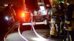 Пылают на глазах у владельцев: несколько автомобилей загорелись в Балашихе