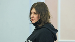 Лурье не намерена разрешать Долиной жить в своей квартире после решения суда