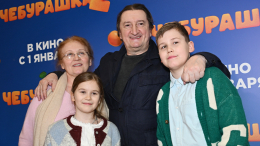 «Это однозначно»: Александр Лыков призвал носить Чебурашек вместо Лабубу