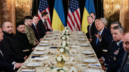 Трамп попросил журналистов покинуть переговоры с Зеленским