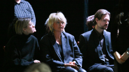 «Она ушла, как хотела»: Юлия Меньшова о разговорах с мамой о смерти