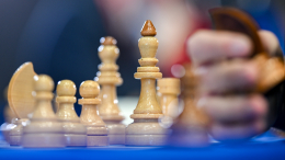 Российский 12-летний шахматист Склокин победил в блице чемпиона мира из Индии