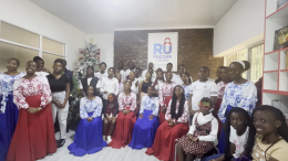 По всему миру спели песню «В лесу родилась елочка»