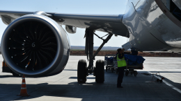 Опасный полет: как утечки паров из двигателей самолетов калечат экипаж и пассажиров