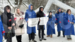 Активисты в ДНР почтили память жертв теракта в Херсонской области
