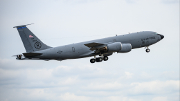 Американский самолет-заправщик зафиксирован вблизи Венесуэлы