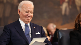 Байден ушел в отставку с крупнейшей в США пенсией