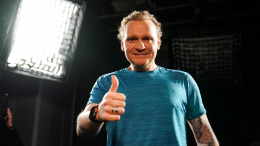 «Аист прилетел в четвертый раз»: Сафронов поделился личным видением чудес