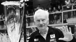 Ушел из жизни легендарный тренер по гандболу Анатолий Евтушенко
