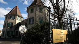 Пять стран обжаловали в CAS решение FIDE снять санкции со сборных РФ