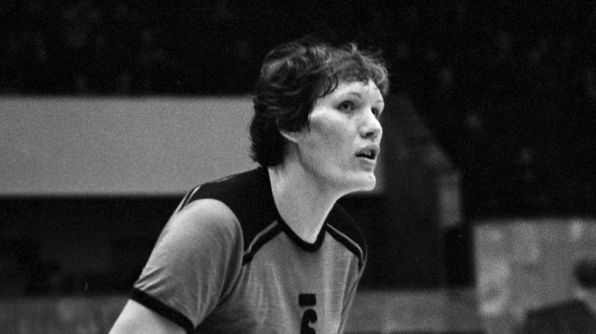 Скончалась одна из самых высоких баскетболисток в истории Ульяна Семенова