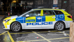 Похититель восемь дней держал женщину в гробу и угрожал убить ее током