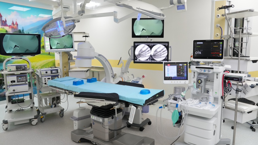 Собянин: высокотехнологичные операции становятся доступнее для москвичей