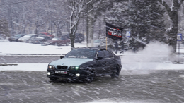 Водитель в Петербурге устроил «праздничный» дрифт