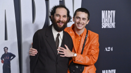 «Особый вид режиссуры»: Шаламе о работе с Сэфди над фильмом «Марти Великолепный»