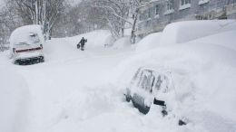 Сирены и закрытые школы: на Камчатке продолжает бушевать непогода