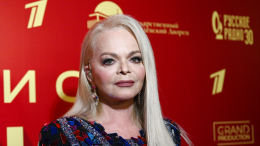 Новая схема? Пустые залы Ларисы Долиной могут заполнять с помощью массовки