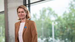 Глава дипломатии ЕС Каллас предложила начать пить из-за мировых проблем