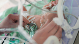 В Кремле потребовали принять меры по недопущению гибели младенцев в роддомах