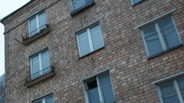 Зачем в хрущевках делали окно в ванной — и почему оно часто выходило в кухню