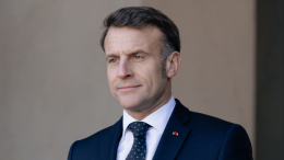 Абсолютная решимость: Макрон с залитым кровью глазом призвал бояться Франции