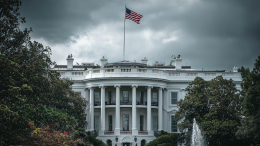 Белый дом назвал губернатора Миннесоты «тампоном» и «жалким неудачником»