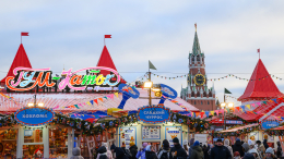 Коньки, парус и сюрприз: лидер фракции «Новые люди» исполнил новогодние желания трех детей