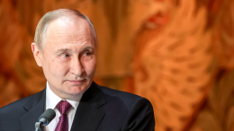 Путин поздравил российских артистов с профессиональным праздником