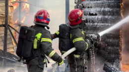 В центре Москвы ликвидируют возгорание в жилом доме