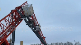 В Бугульме женщина выпала из кабины крана во время строительных работ