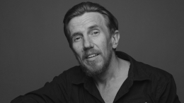 «Умер на остановке»: скоропостижно скончался 48-летний актер Дмитрий Марфин