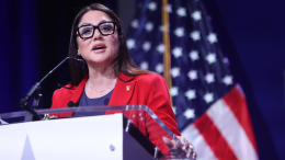 Министр труда США водила сотрудников в стрип-клубы во время командировок