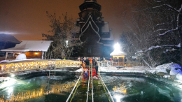 «Ой, холодно!» — Иностранцы поделились впечатлениями после крещенских купаний в РФ