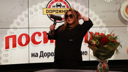 «Я бы так не поступила»: Анита Цой высказалась о скандале вокруг Ларисы Долиной