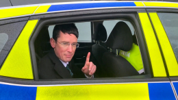 В Ирландии учителя посадили в тюрьму за критику трансгендерной* политики