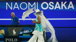 Модная революция на корте: японская теннисистка удивила зрителей необычным костюмом