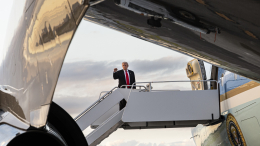 «Из соображений безопасности»: почему самолет Трампа не долетел до Швейцарии