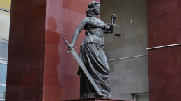 Бывшую королеву красоты приговорили к трем годам колонии за мошенничество