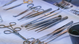 Музыкальное бинго: пациент погиб из-за азартной игры на операционном столе