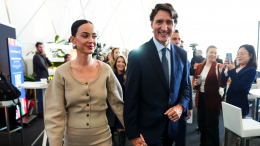 Не скрывали нежности: Джастин Трюдо привез Кэти Перри на саммит в Давос