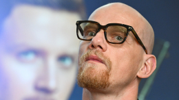 «Решил, пойду с распущенными»: Колокольников пошутил о своей прическе