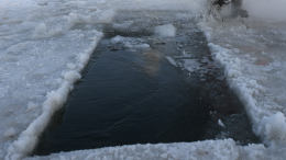 «Я просто тупой турист с Запада»: голландский блогер прыгнул в прорубь в Якутии